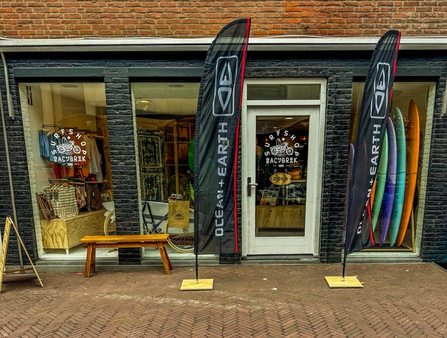 De gevel van de BeachBreak shop in Noordwijk